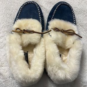 Ladies suedes slippers